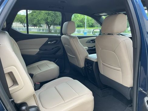Used 2023 Chevrolet Traverse LT FWD image 22