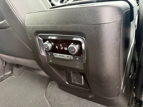 Used 2025 GMC Yukon XL Denali AWD/4WD image 30