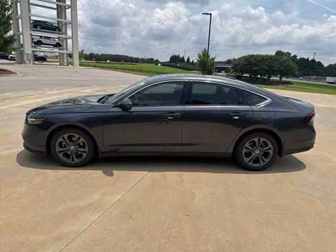 Used 2023 Honda Accord EX image 8