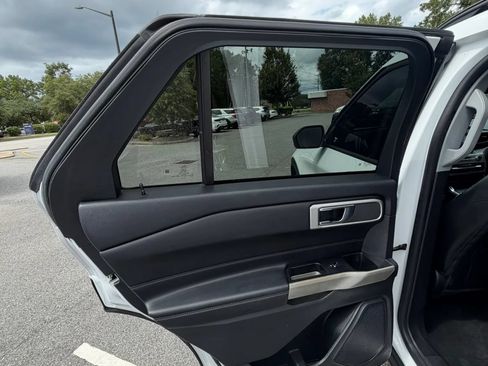 Used 2021 Ford Explorer XLT w/ Equipment Group 202A RWD image 20
