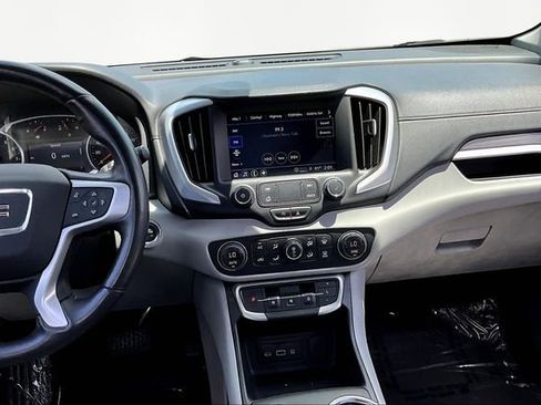 Used 2022 GMC Terrain SLT image 9
