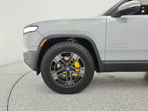 Used 2023 Rivian R1S Adventure AWD/4WD image 17