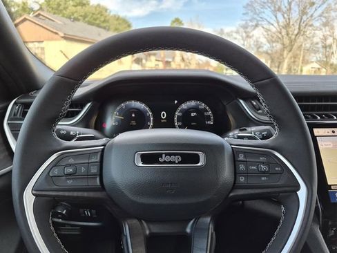 New 2025 Jeep Grand Cherokee L Limited image 21
