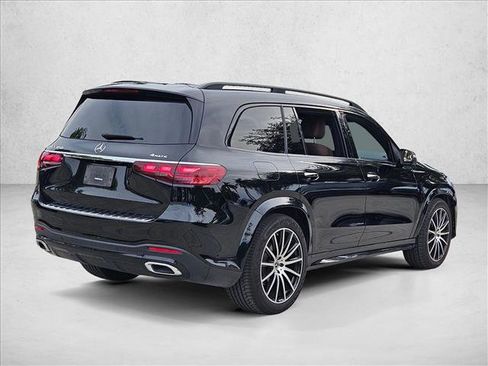 Used 2024 Mercedes-Benz GLS 450 4MATIC image 5