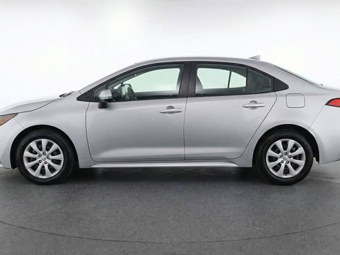 Used 2025 Toyota Corolla LE FWD image 5
