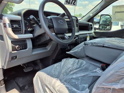 New 2025 Ford F550 4x4 Crew Cab image 11