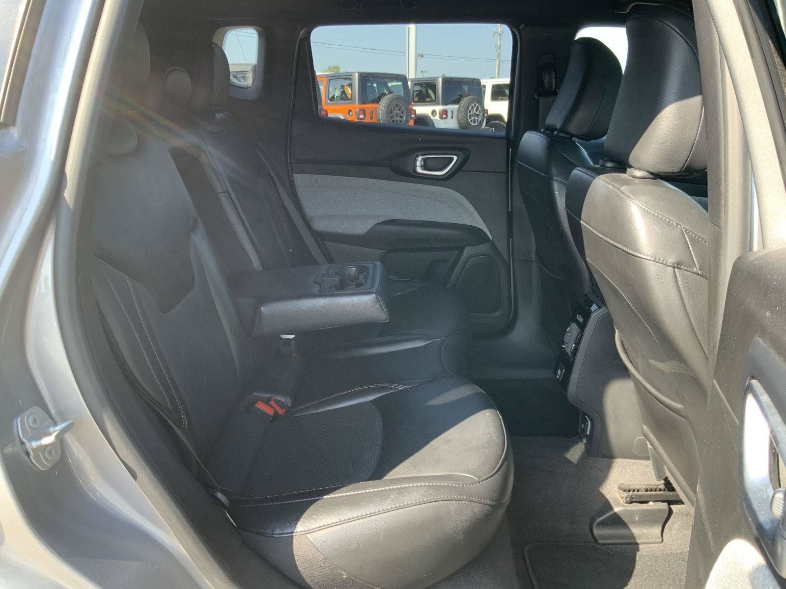 Used 2023 Jeep Compass Latitude AWD/4WD image 47