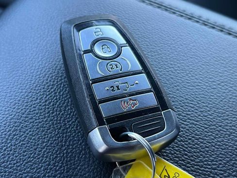 Used 2022 Ford F150 Lariat image 37