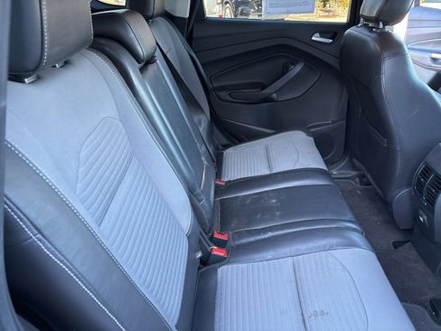 Used 2018 Ford Escape SE w/ SE Sport Appearance Package image 19