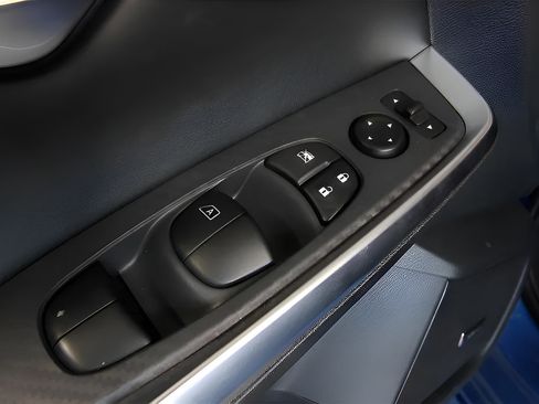 Used 2024 Nissan Sentra SR w/ SR Premium Package FWD image 11