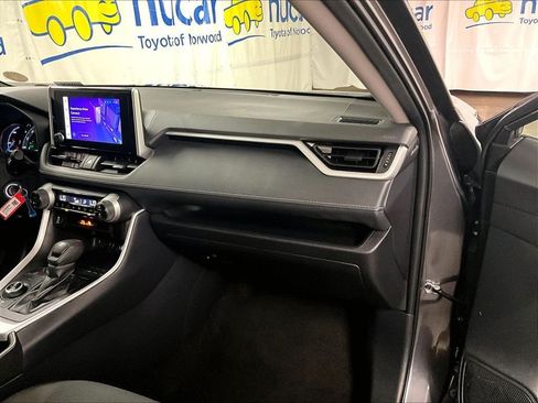 Certified 2025 Toyota RAV4 LE AWD/4WD image 13