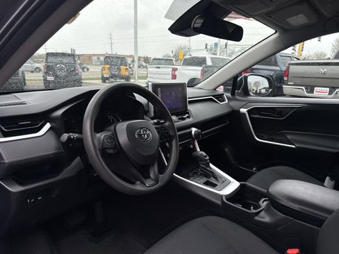 Used 2023 Toyota RAV4 LE AWD/4WD image 19