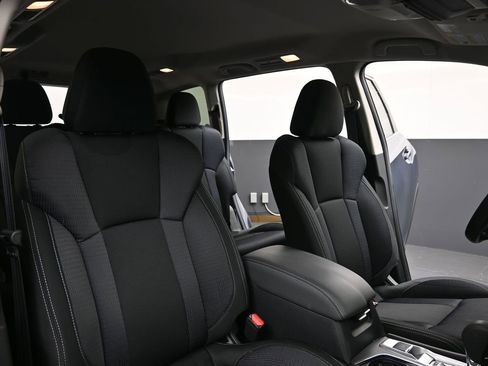 Used 2024 Subaru Ascent Premium w/ Convenience Package image 13