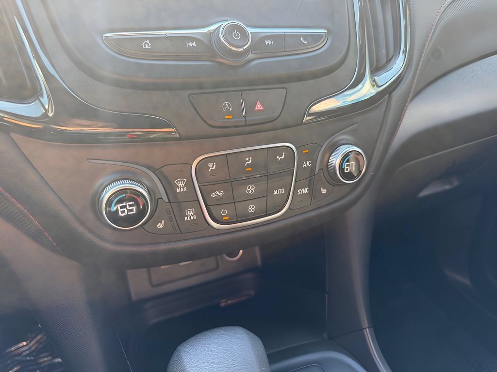 Used 2022 Chevrolet Equinox RS AWD/4WD image 23