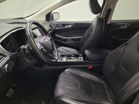 Used 2020 Ford Edge Titanium w/ Equipment Group 301A image 17