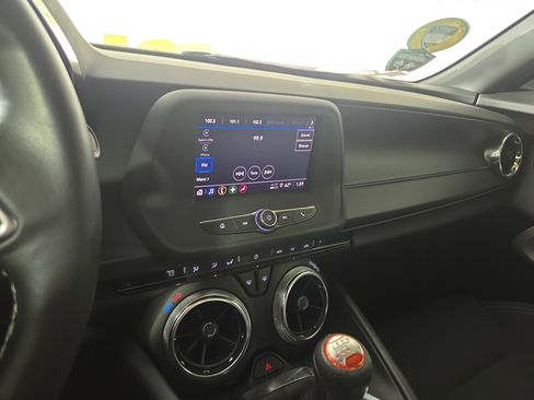 Certified 2021 Chevrolet Camaro LT image 22