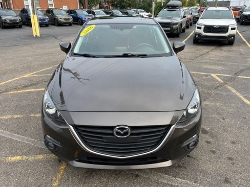 Used 2016 MAZDA MAZDA3 i Touring w/ Popular Equipment Package FWD image 2
