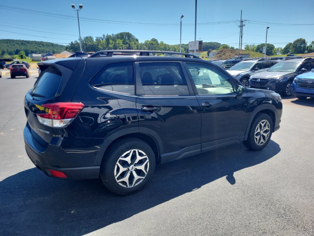 Used 2024 Subaru Forester Premium AWD/4WD image 5