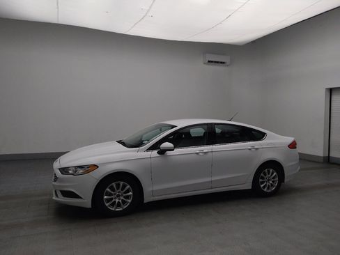 Used 2017 Ford Fusion S image 2