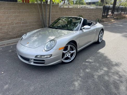 Used 2006 Porsche 911 Carrera image 2