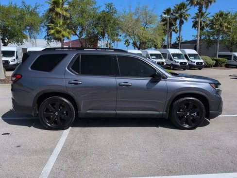 Used 2025 Honda Pilot Black Edition image 3