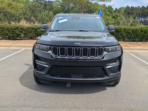 Used 2023 Jeep Grand Cherokee Limited w/ Luxury Tech Group II AWD/4WD image 9