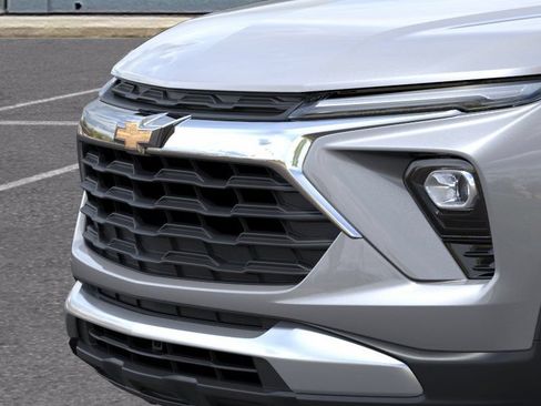 New 2026 Chevrolet TrailBlazer LT w/ Driver Confidence Package FWD image 13