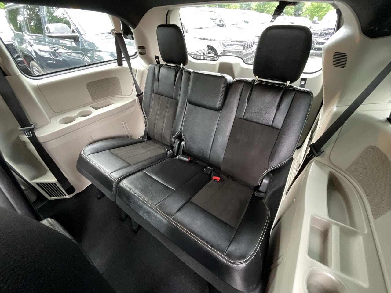 Used 2019 Dodge Grand Caravan SXT FWD image 38