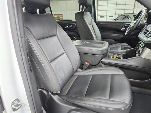 Used 2024 Chevrolet Suburban LT w/ Luxury Package image 42