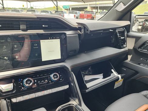 New 2026 GMC Sierra 1500 AT4 w/ AT4 Premium Package AWD/4WD image 34