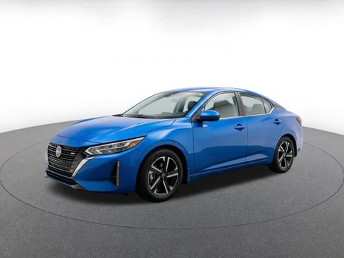 Used 2025 Nissan Sentra SV FWD image 3