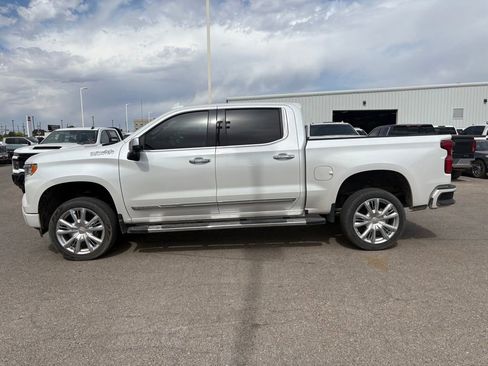 Used 2023 Chevrolet Silverado 1500 High Country w/ High Country Premium Package AWD/4WD image 2