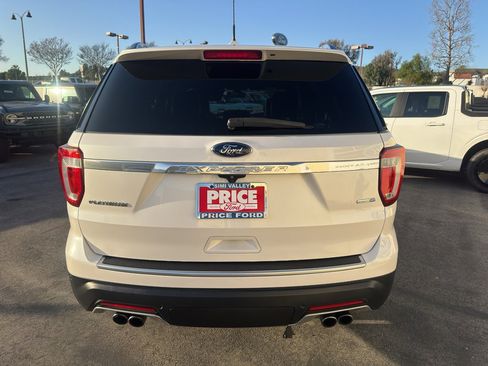 Used 2018 Ford Explorer Platinum image 2