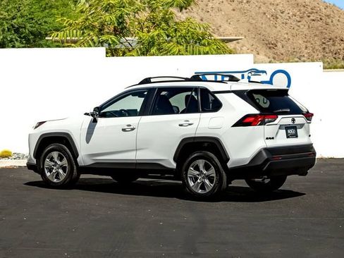 Used 2025 Toyota RAV4 XLE FWD image 9