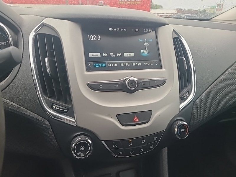 Used 2018 Chevrolet Cruze LS FWD image 13