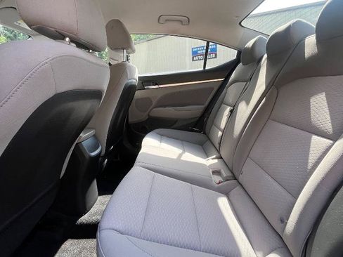 Used 2019 Hyundai Elantra SEL FWD image 29