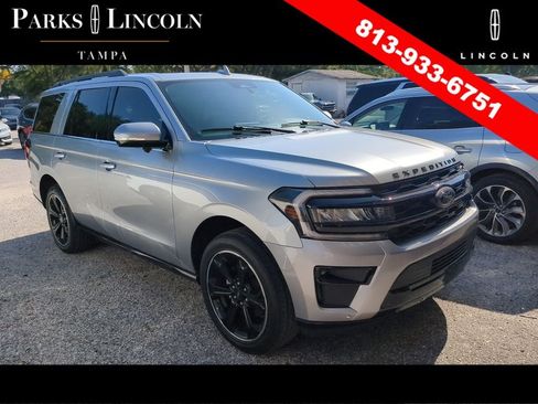 Used 2023 Ford Expedition Limited RWD image 2