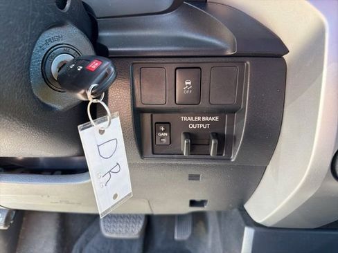 Used 2019 Toyota Tundra SR5 AWD/4WD image 15
