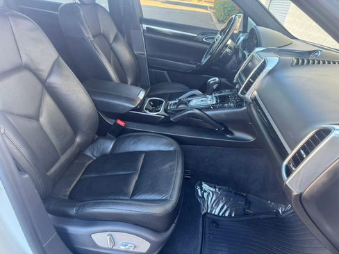 Used 2016 Porsche Cayenne Diesel AWD/4WD image 15