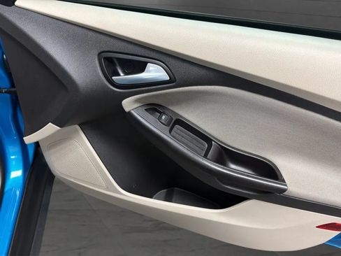 Used 2013 Ford Focus SE FWD image 16
