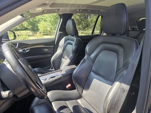 Used 2017 Volvo XC90 T6 Momentum w/ Vision Package AWD/4WD image 11