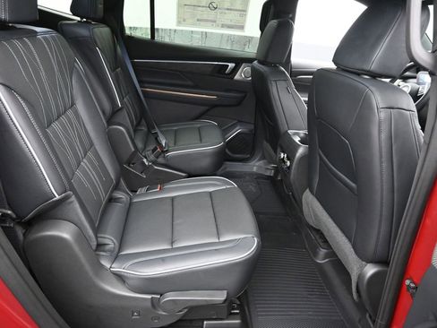 New 2026 Buick Enclave Avenir w/ Super Cruise Package image 9