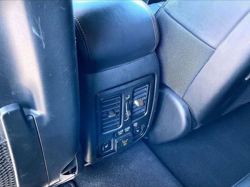 Used 2024 Dodge Durango GT RWD image 34