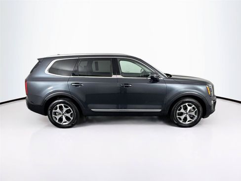 Used 2022 Kia Telluride EX FWD image 11