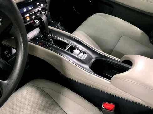 Used 2022 Honda HR-V EX image 17