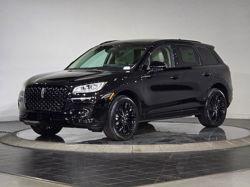 New 2025 Lincoln Corsair Reserve w/ Equipment Group 202A image 8