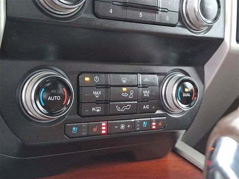 Used 2019 Ford F150 King Ranch image 18