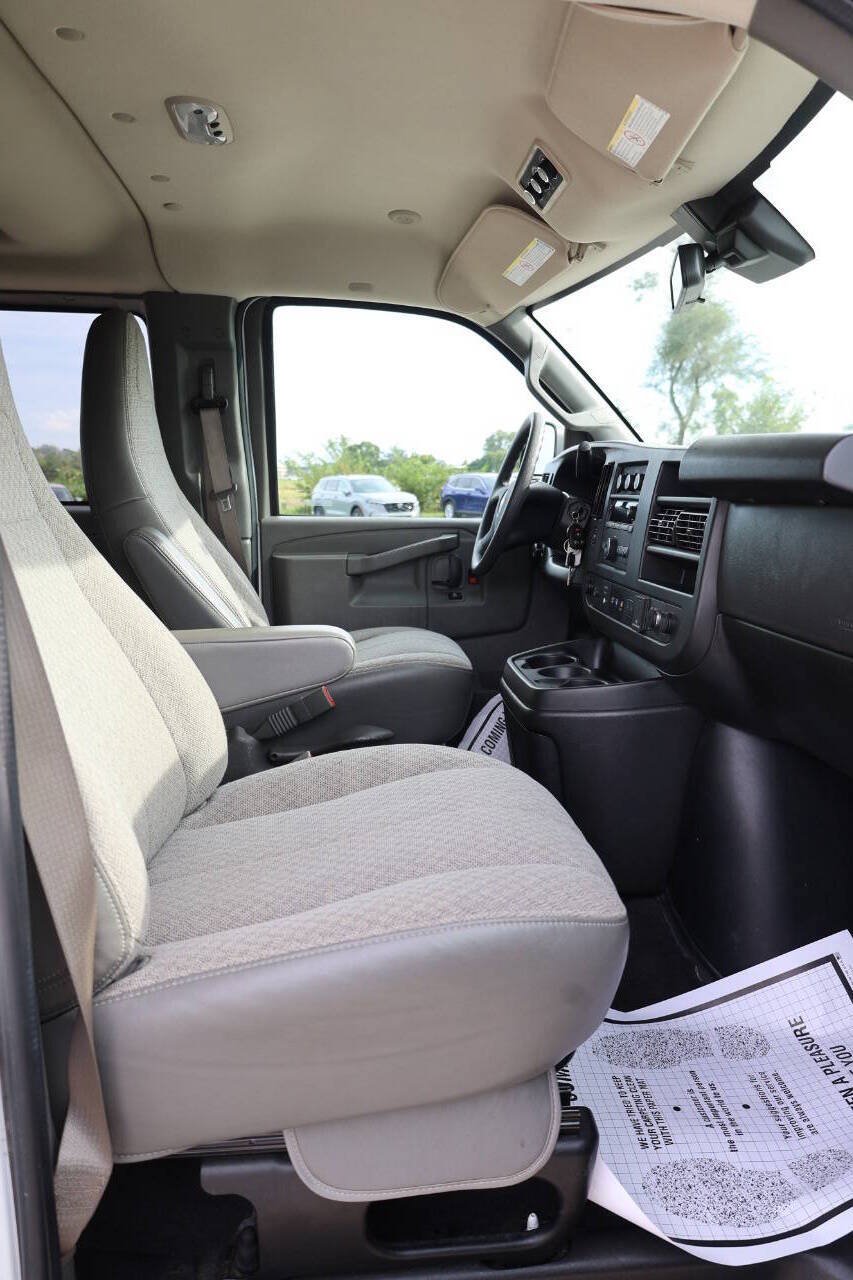 Used 2019 Chevrolet Express 3500 LT w/ LT Preferred Equipment Group RWD image 15
