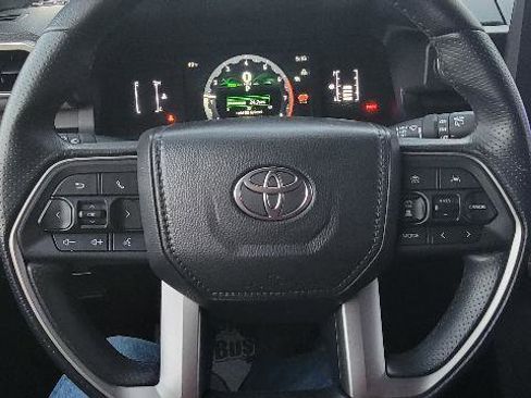 Used 2025 Toyota 4Runner SR5 image 11