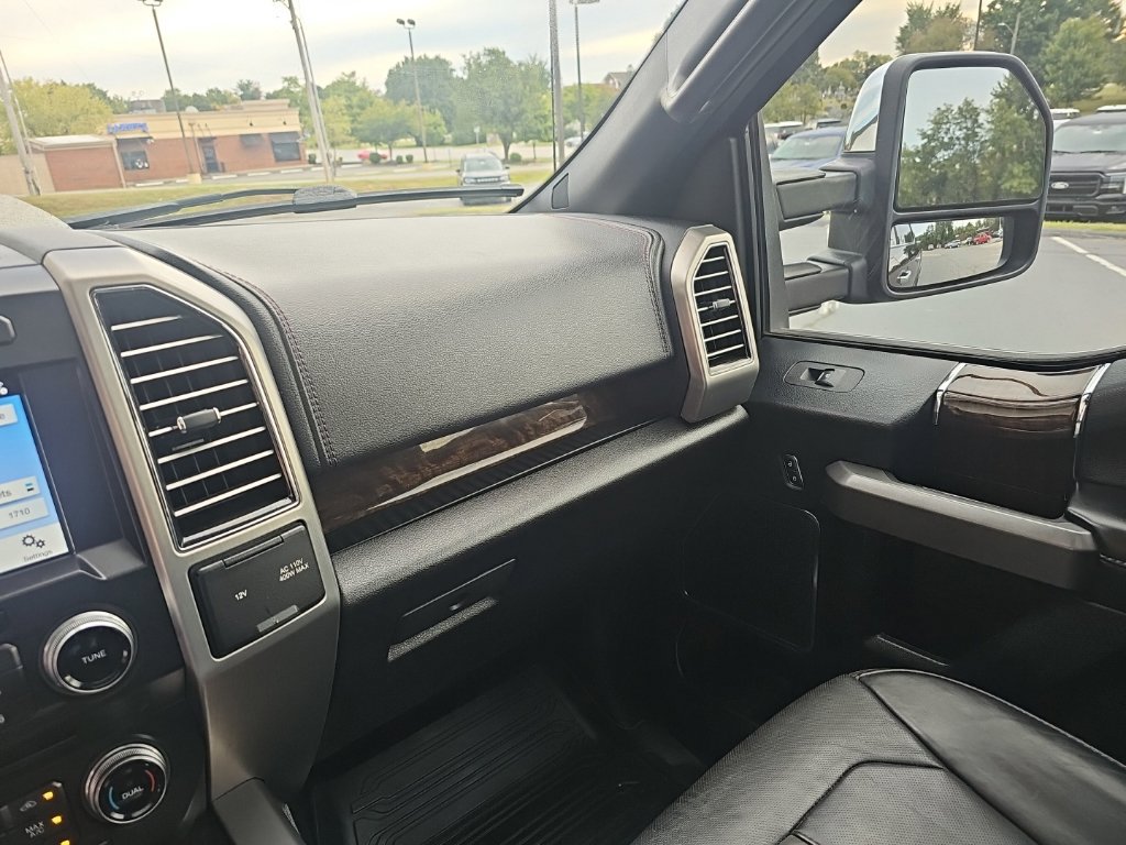 Used 2017 Ford F150 Platinum w/ Equipment Group 701A Luxury AWD/4WD image 22